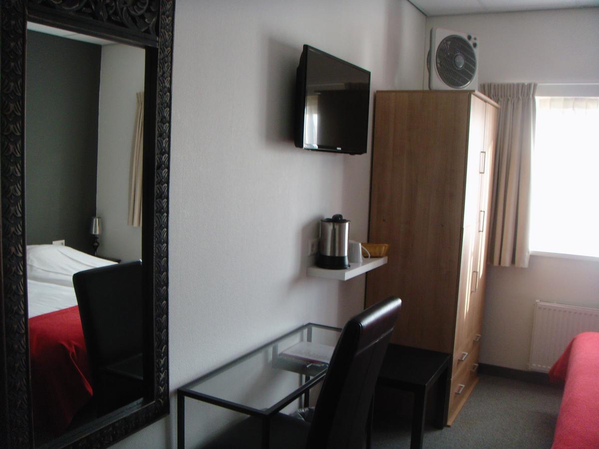 Hotel Restaurant Lakeside Uithoorn Bagian luar foto